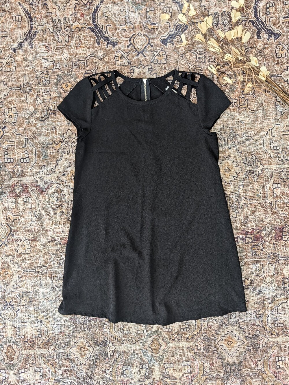 Cut out shoulder little black dress XL